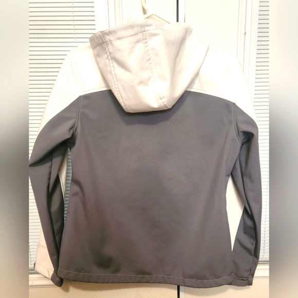 Free Tech Women's Softshell Jacket - Picture 2 of 4